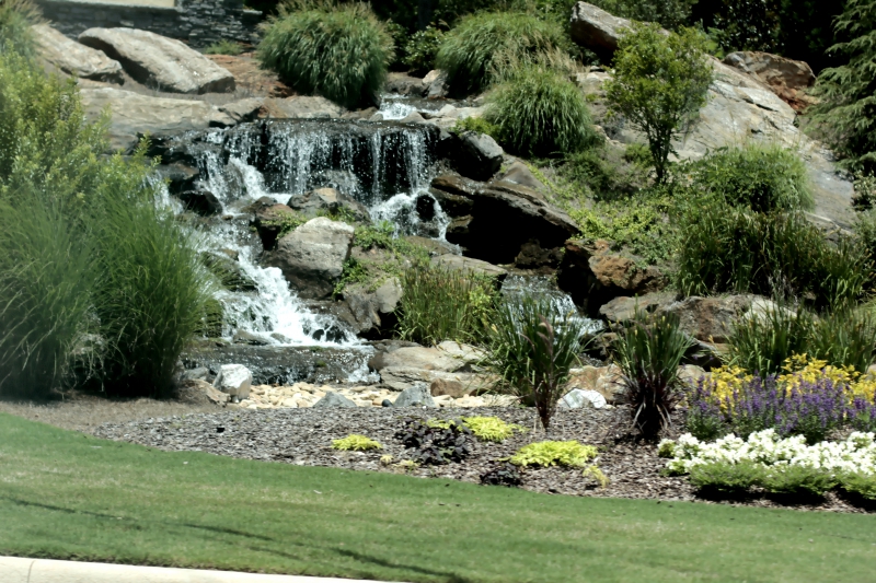 paysagiste-TENDE-min_small-garden-waterfall-rocks-natural-landscape-nature-1593483-pxhere.com